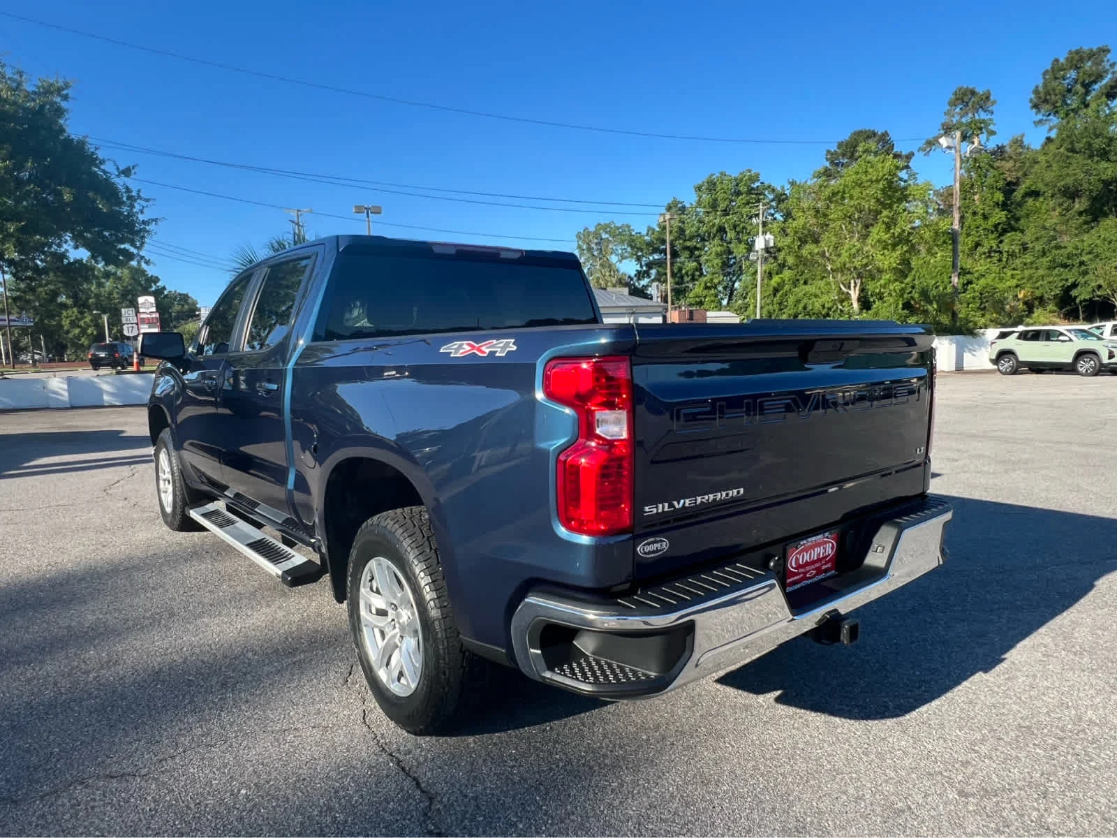 Used 2022 Northsky Blue Metallic Chevrolet LT (2FL) image 4