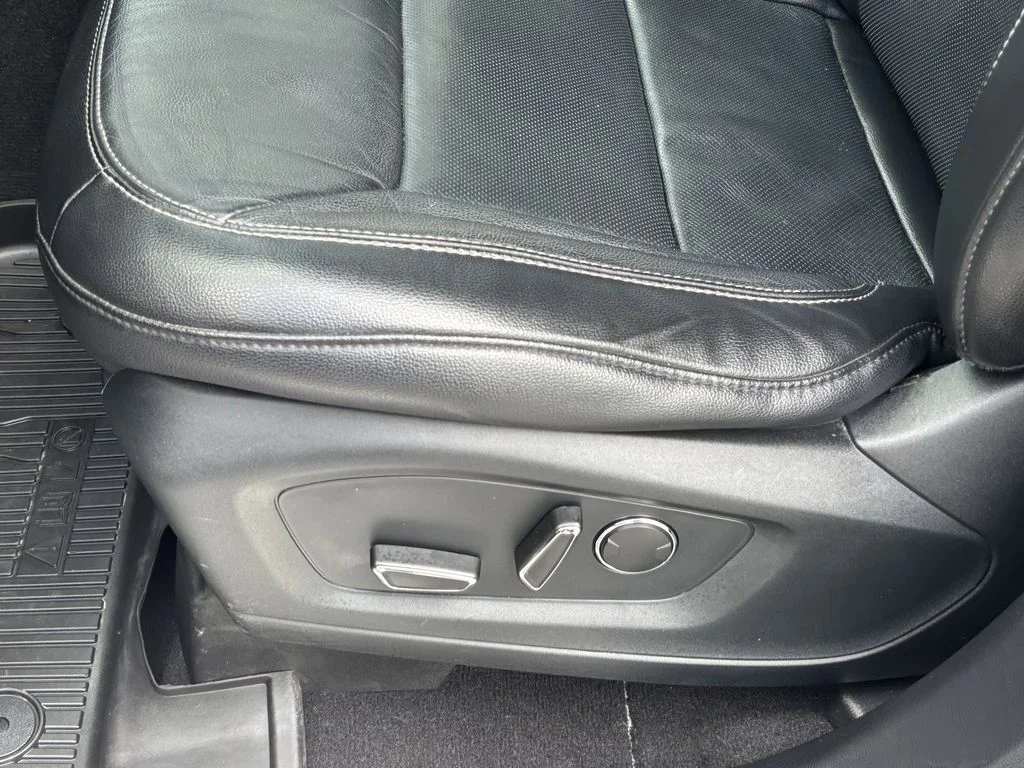 Used 2020 Black Ford Limited image 17