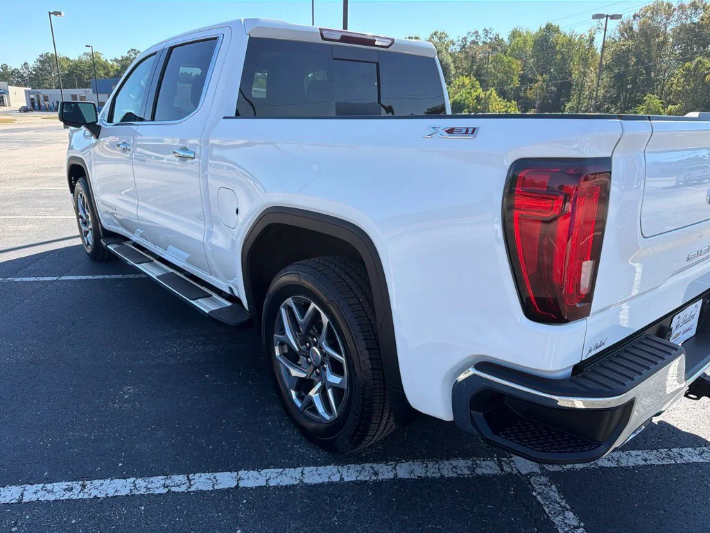 Used 2023 SUMMIT WHITE GMC SLT image 3