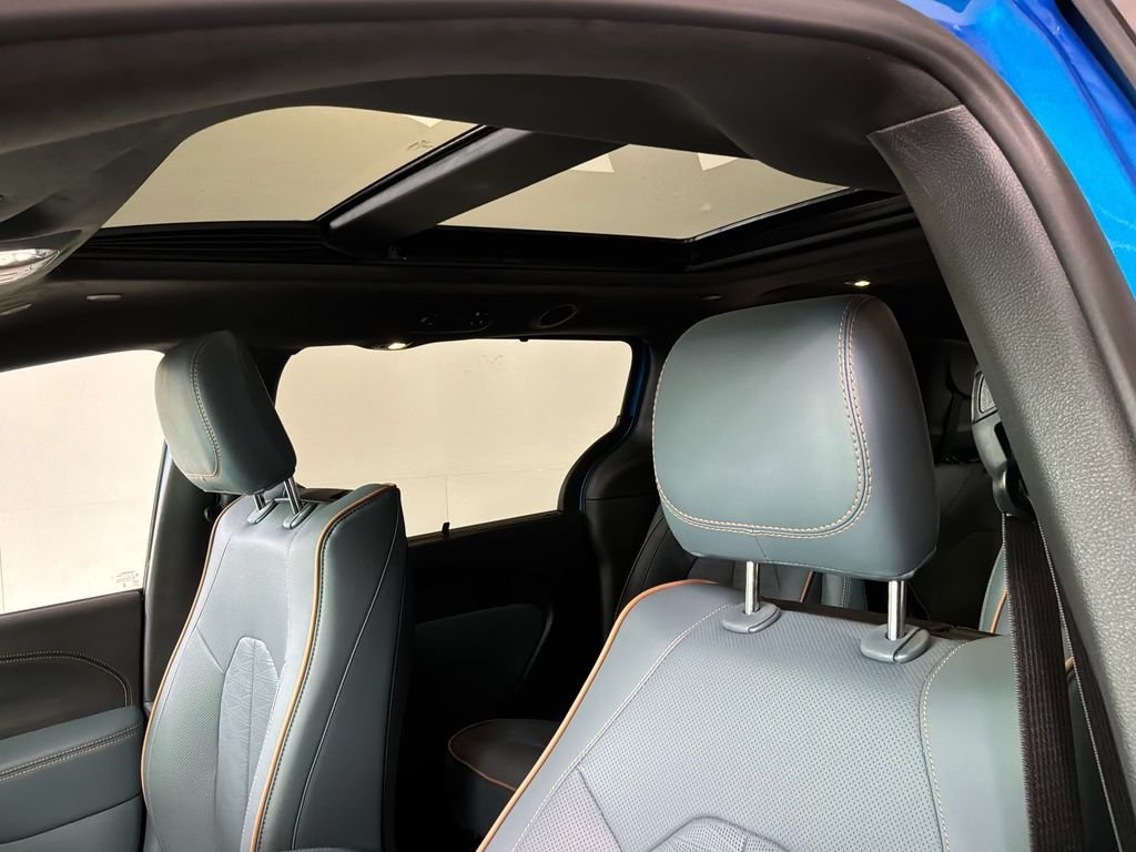 New 2027 Hydro Blue Pearl-Coat Exterior Paint Chrysler Pinnacle image 31