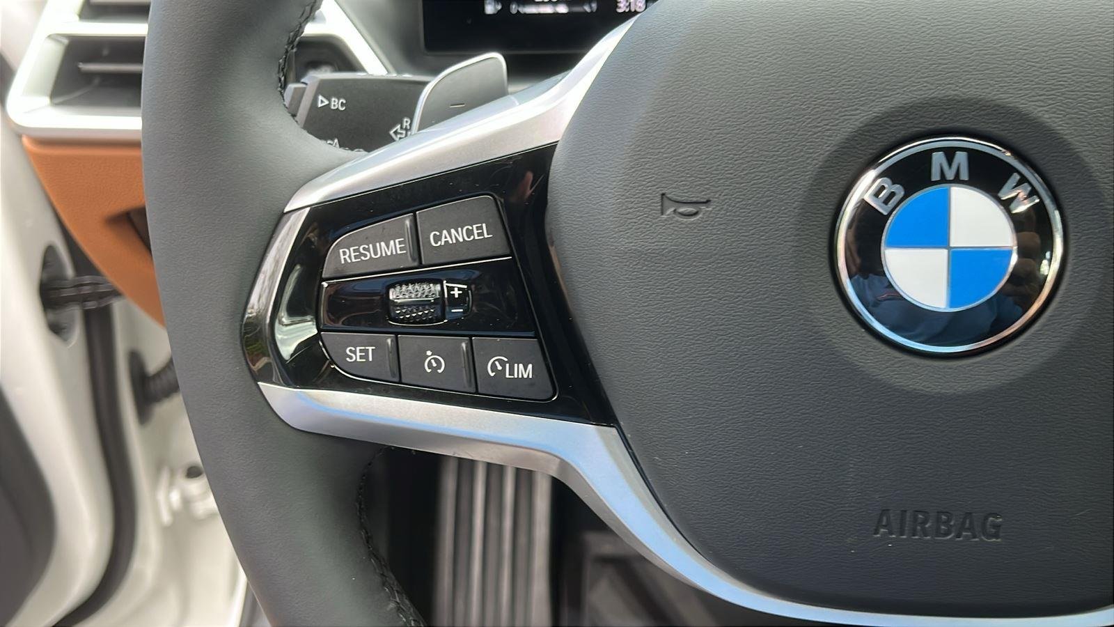 2025 BMW 3 Series 330i - Photo 14