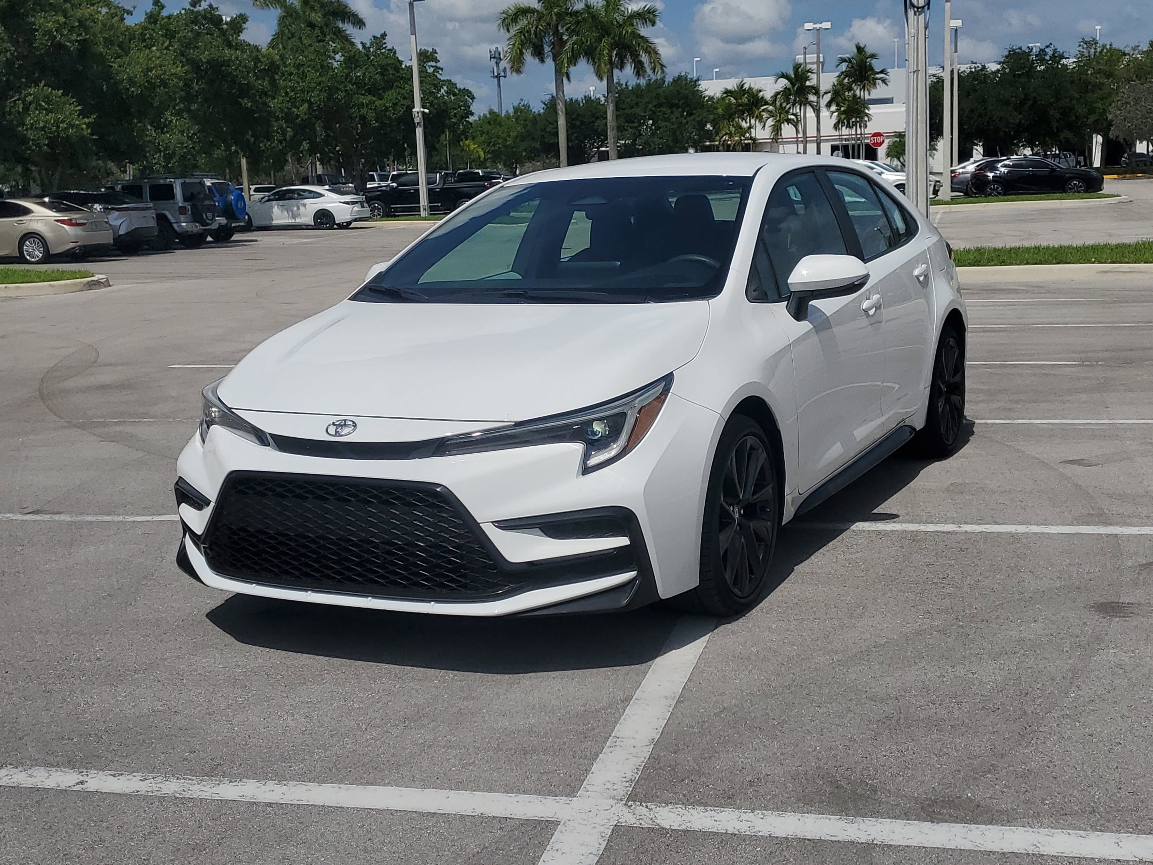 Used 2024 Ice Toyota SE image 7