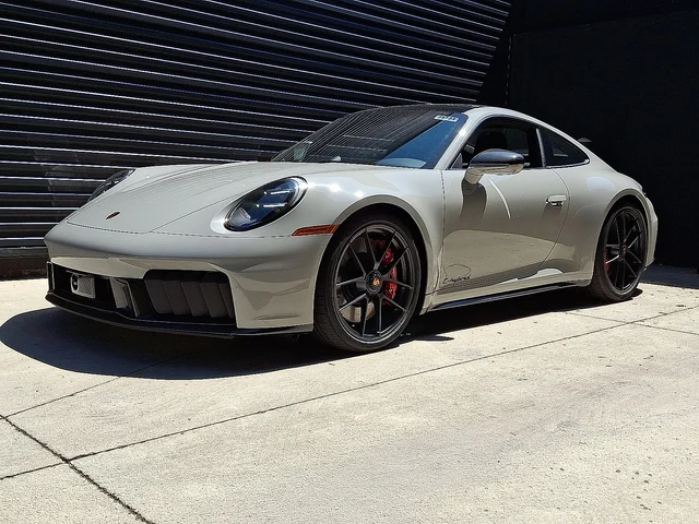 2026 Porsche 911 Carrera 4 GTS
