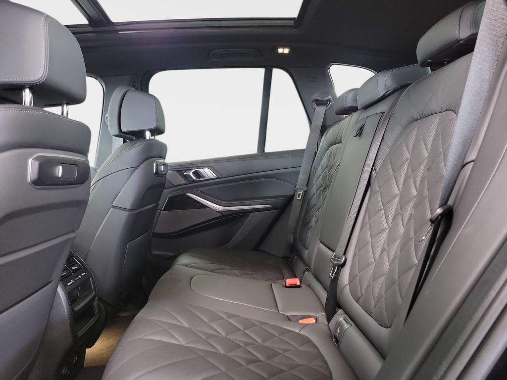 New 2026 Black Sapphire Metallic BMW xDrive40i image 26