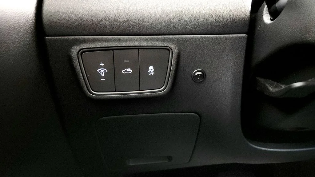 Used 2023 Black Hyundai NIGHT image 31