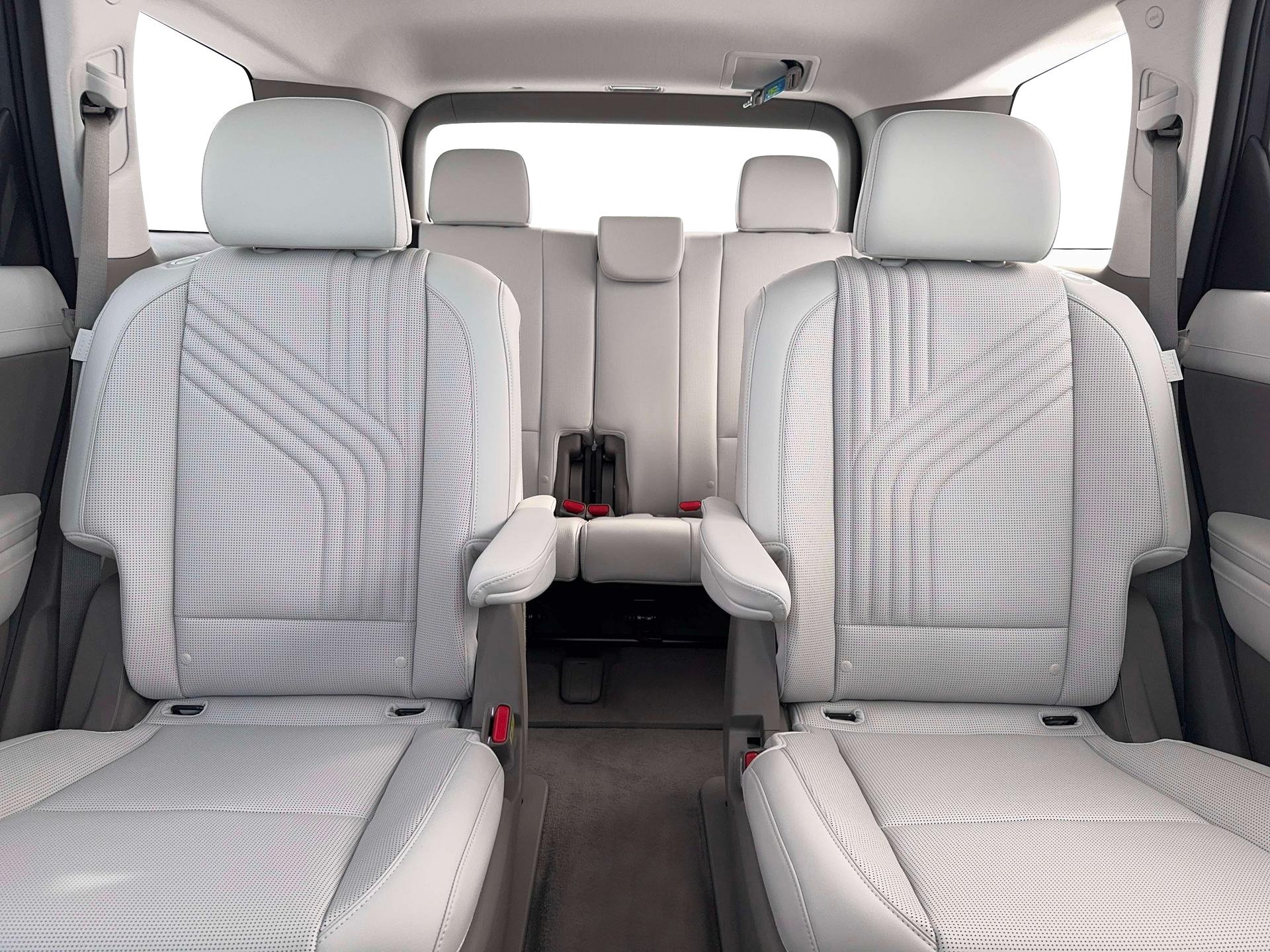 New 2026 Ecotronic Gray Pearl Hyundai SEL Premium FWD image 16
