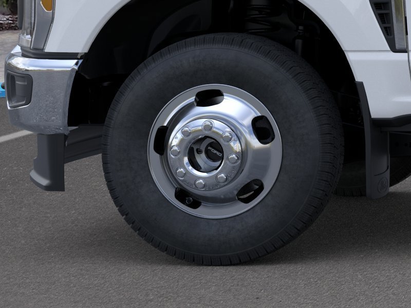 New 2026 Oxford White Ford F-350® XL image 19