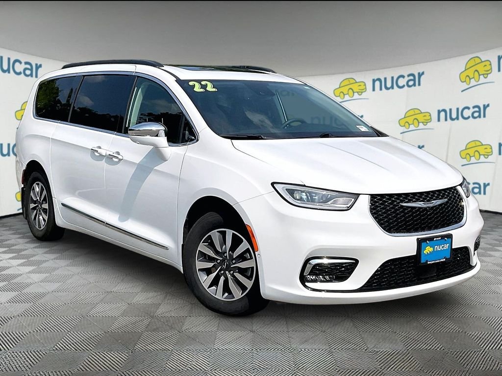 White 2022 Chrysler Pacifica Hybrid Minivan Front-Wheel Drive Continuously Variable Transmission