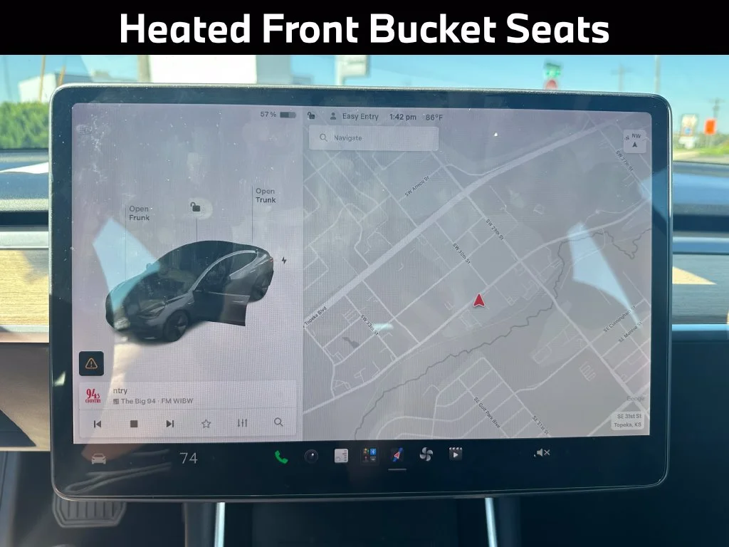 Used 2018  Tesla  image 14