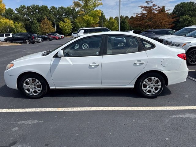 Used 2009 White Hyundai GLS image 2