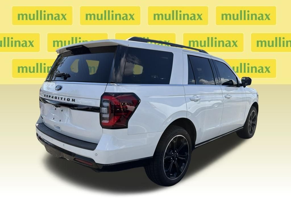 Used 2024 White Ford Limited image 11