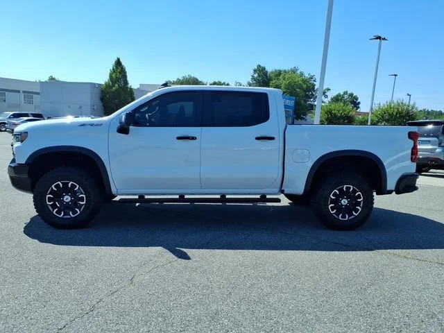 New 2026 Summit White Chevrolet ZR2 image 26