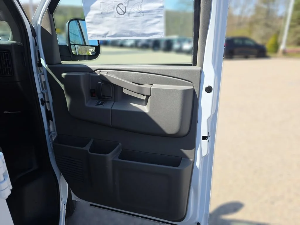 2026 Chevrolet Express Cargo Work Van - Photo 20