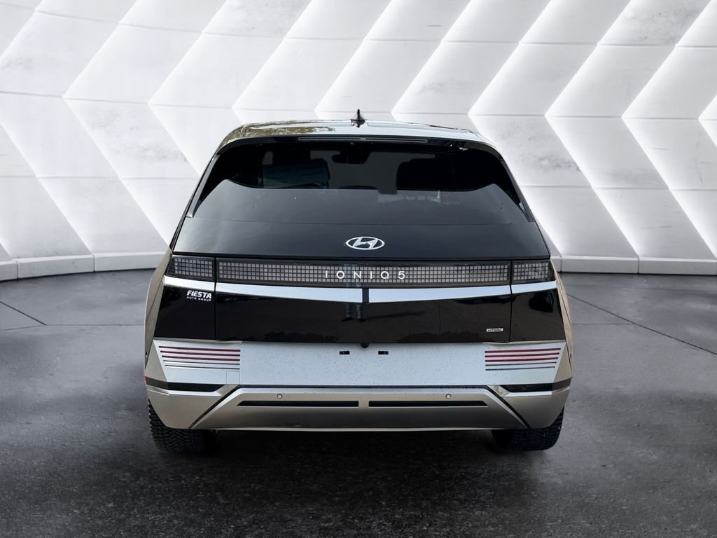 Used 2023 Black Hyundai Limited image 5