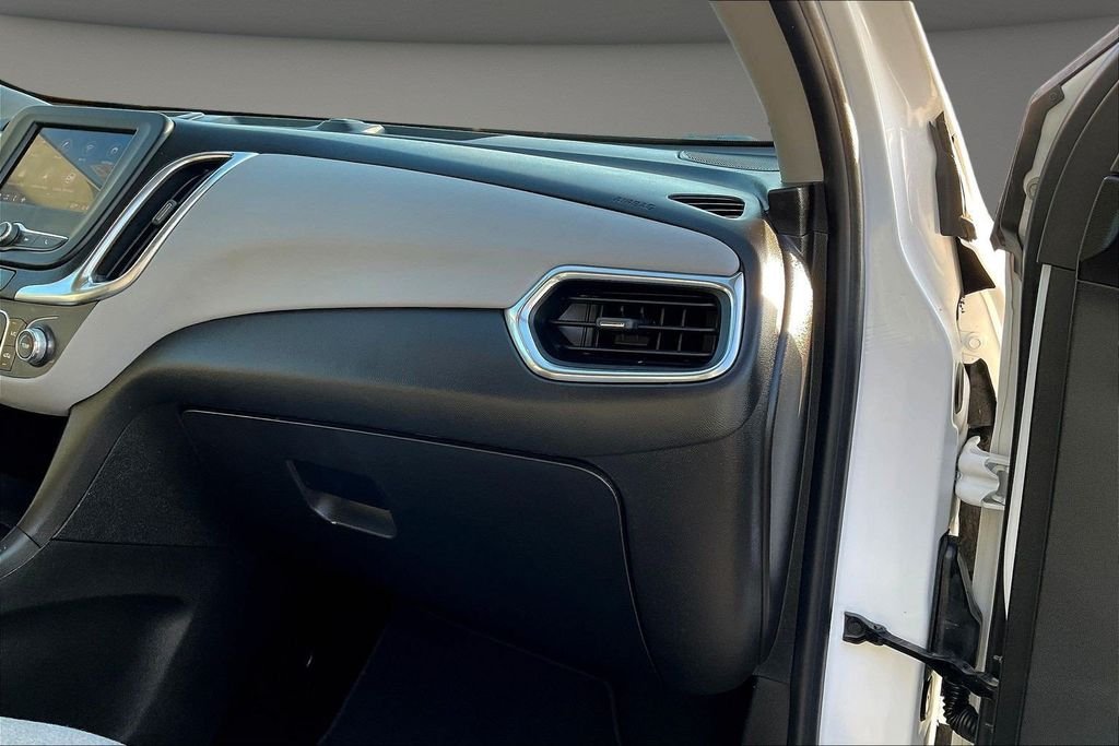 Used 2022 White Chevrolet LS image 29