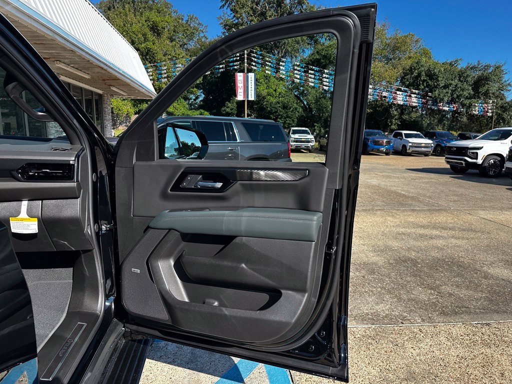 2026 GMC Yukon AT4 - Photo 16