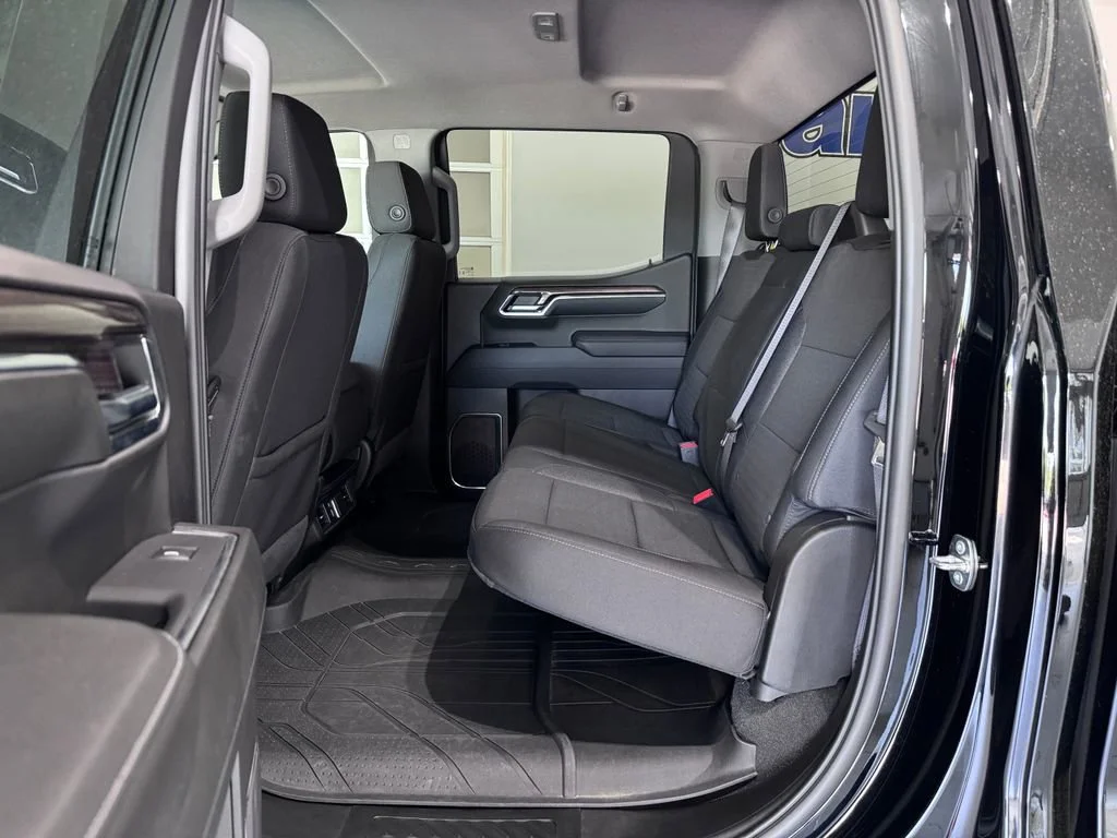 2024 Chevrolet Silverado 1500 LT - Photo 11