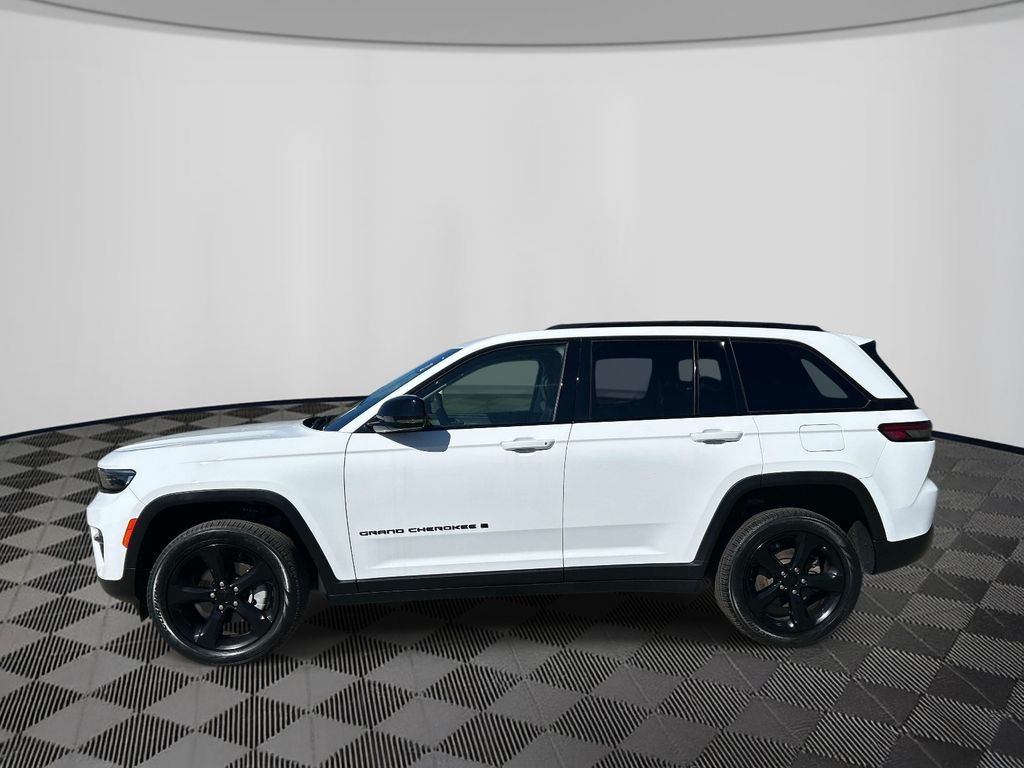 Used 2023 White Jeep Limited image 2