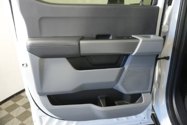New 2026 Oxford White Ford F-250® XLT image 30