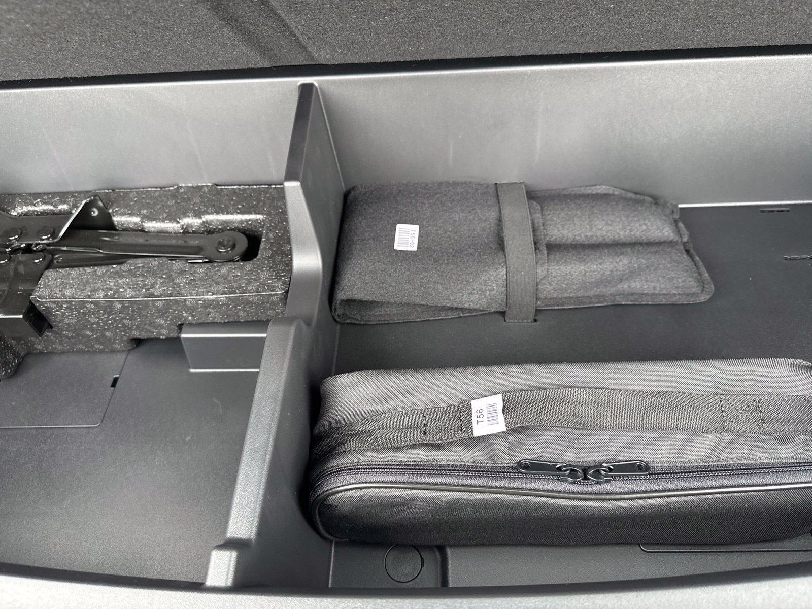 New 2027 Black Hyundai Limited AWD image 29