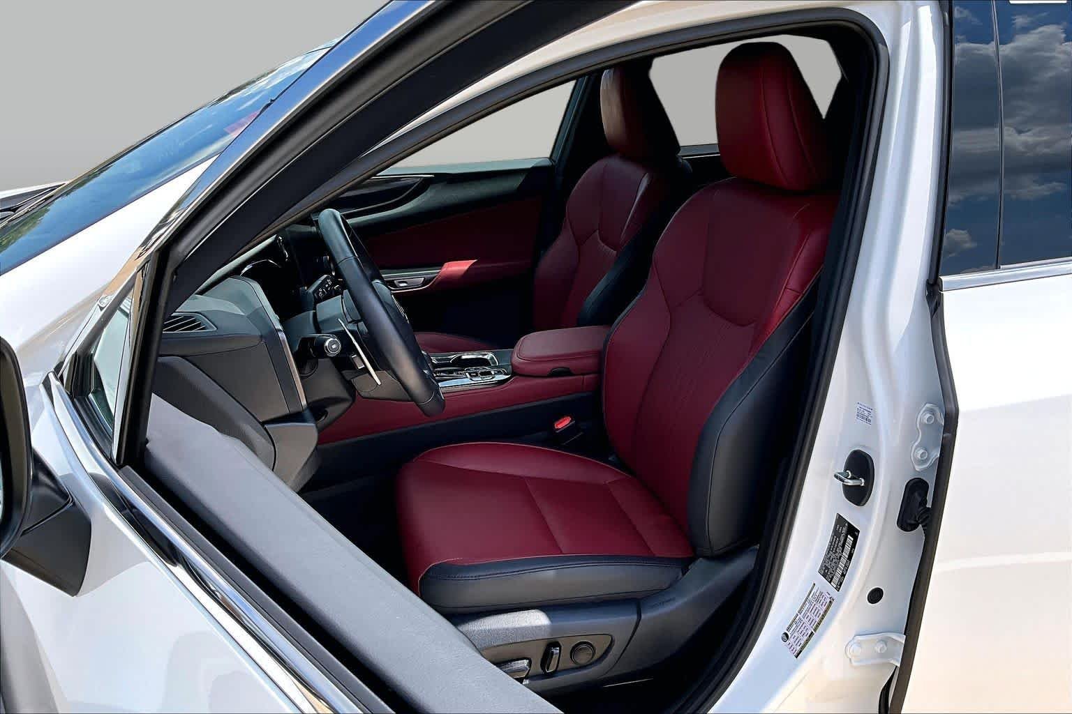 Used 2026 Ultra White Lexus  image 8