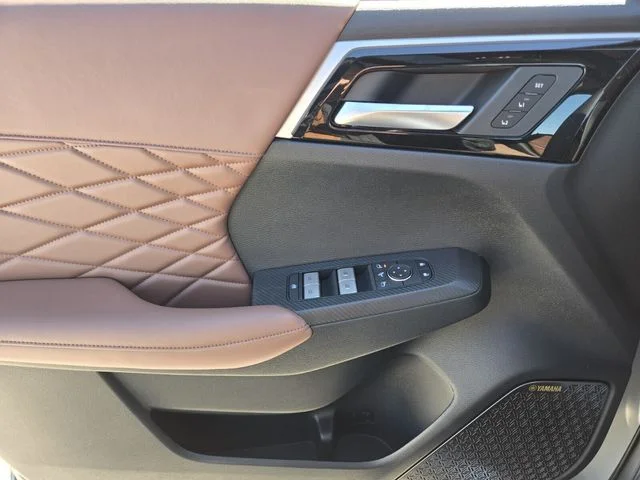 2026 Mitsubishi Outlander SEL - Photo 13