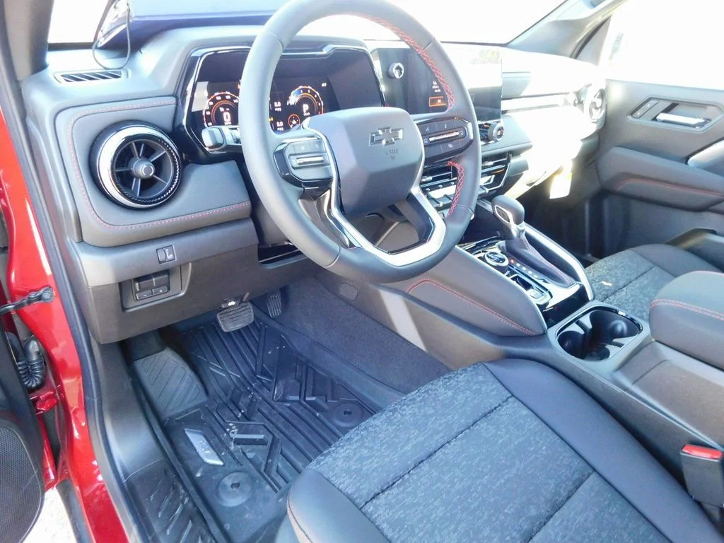 2026 Chevrolet Colorado Z71 - Photo 18