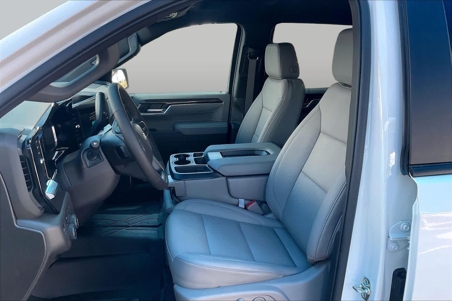 2026 Chevrolet Silverado 1500 LT - Photo 9
