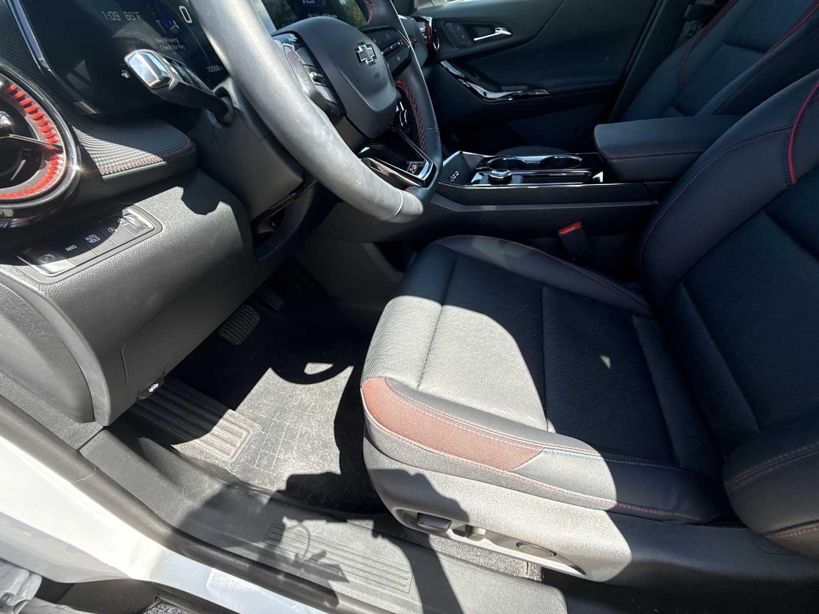 Used 2025 Iridescent Pearl Tricoat Chevrolet RS image 33