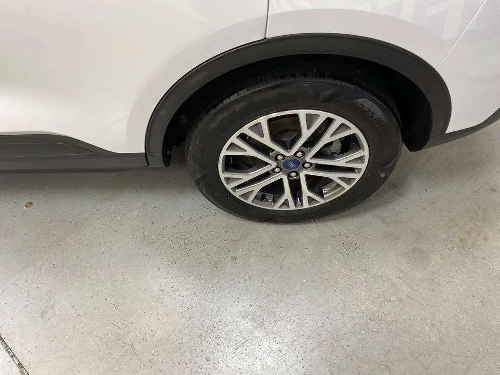 Used 2022 White Ford SEL image 12