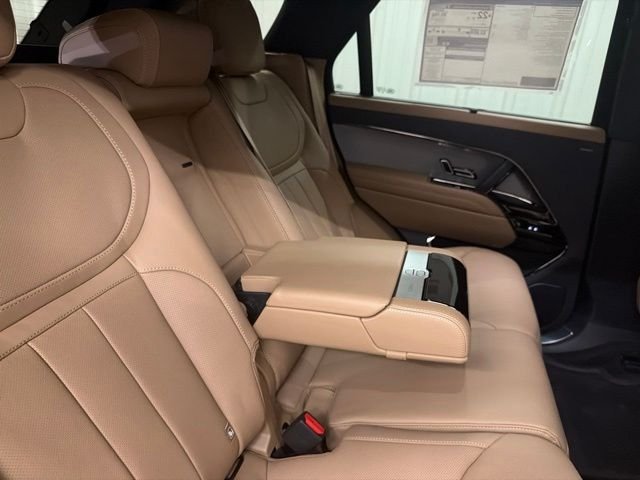 New 2026 Ostuni Pearl White Land Rover SE image 19