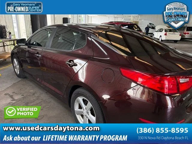 Used 2015 Red Kia LX image 1