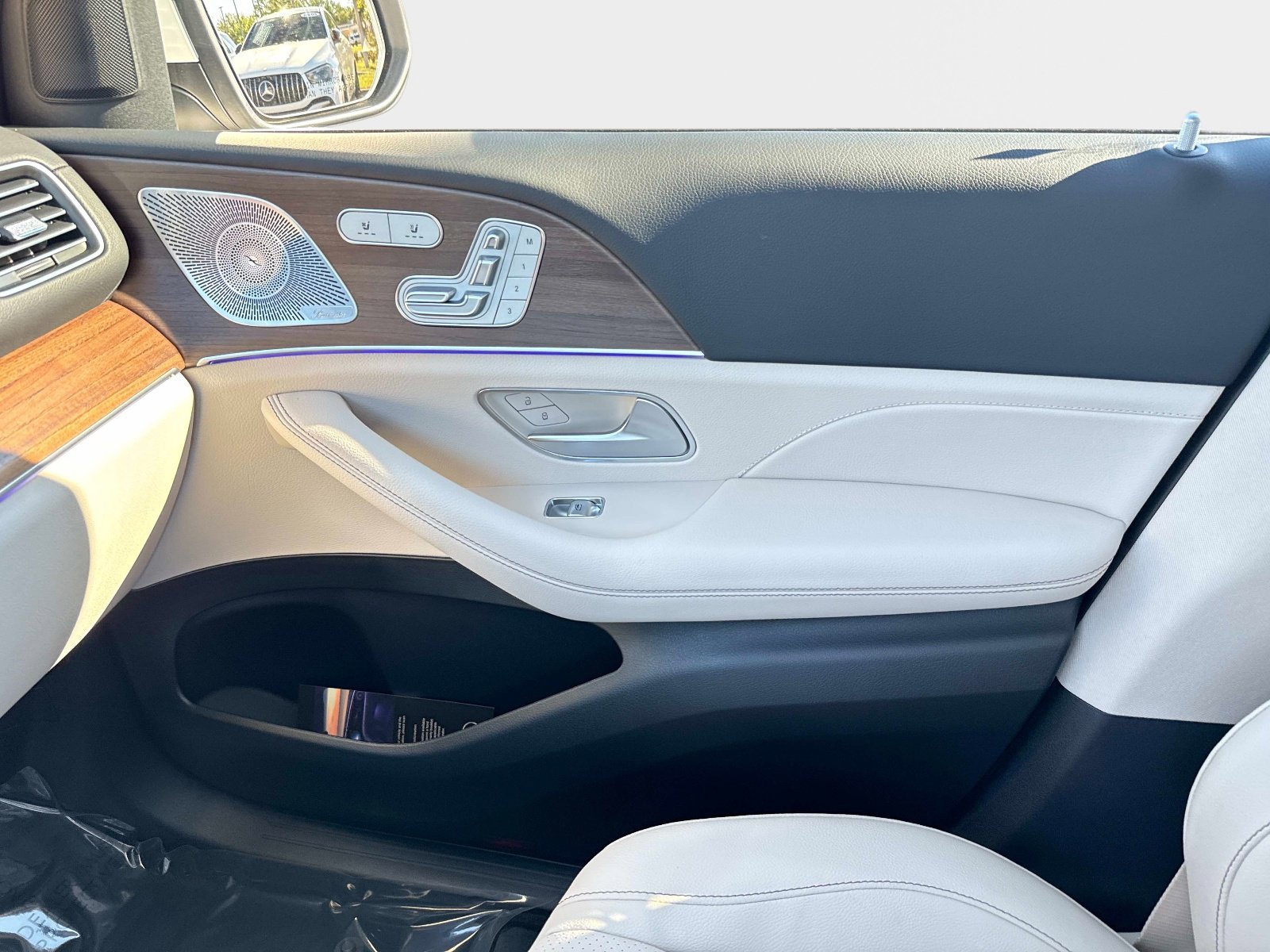 New 2026 Polar White Mercedes-Benz 450 4MATIC® SUV image 26