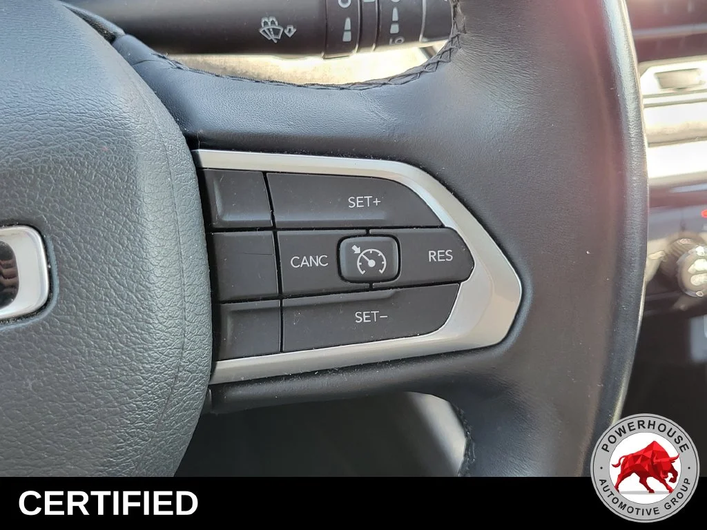 Used 2022 Black Jeep Latitude Lux image 29