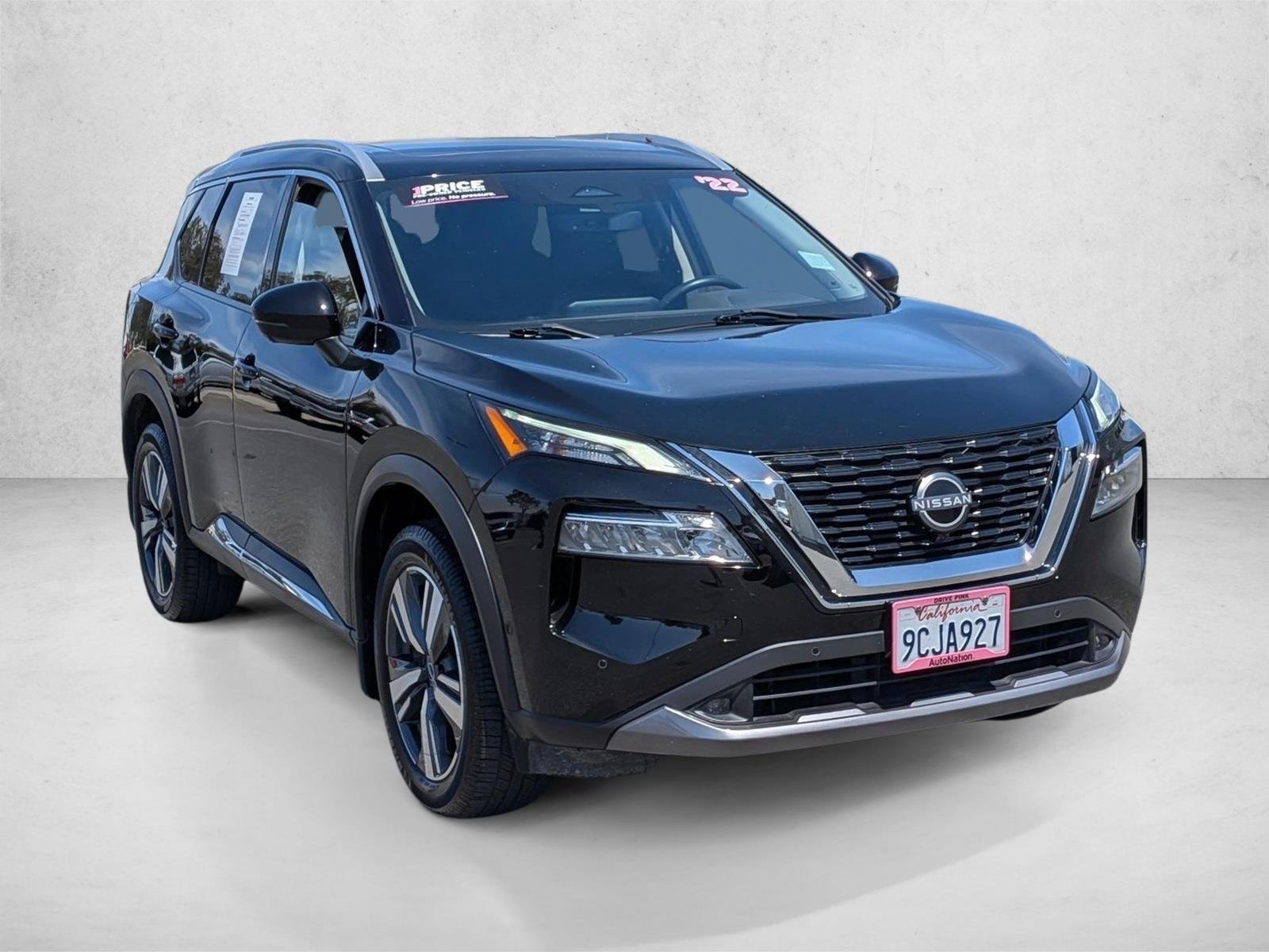 Used 2022 Super Black Nissan SL image 3