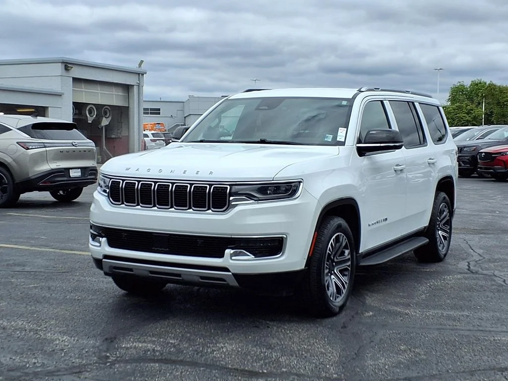 Used 2024 Jeep Wagoneer Series II with VIN 1C4SJVBP2RS168043 for sale in Kansas City