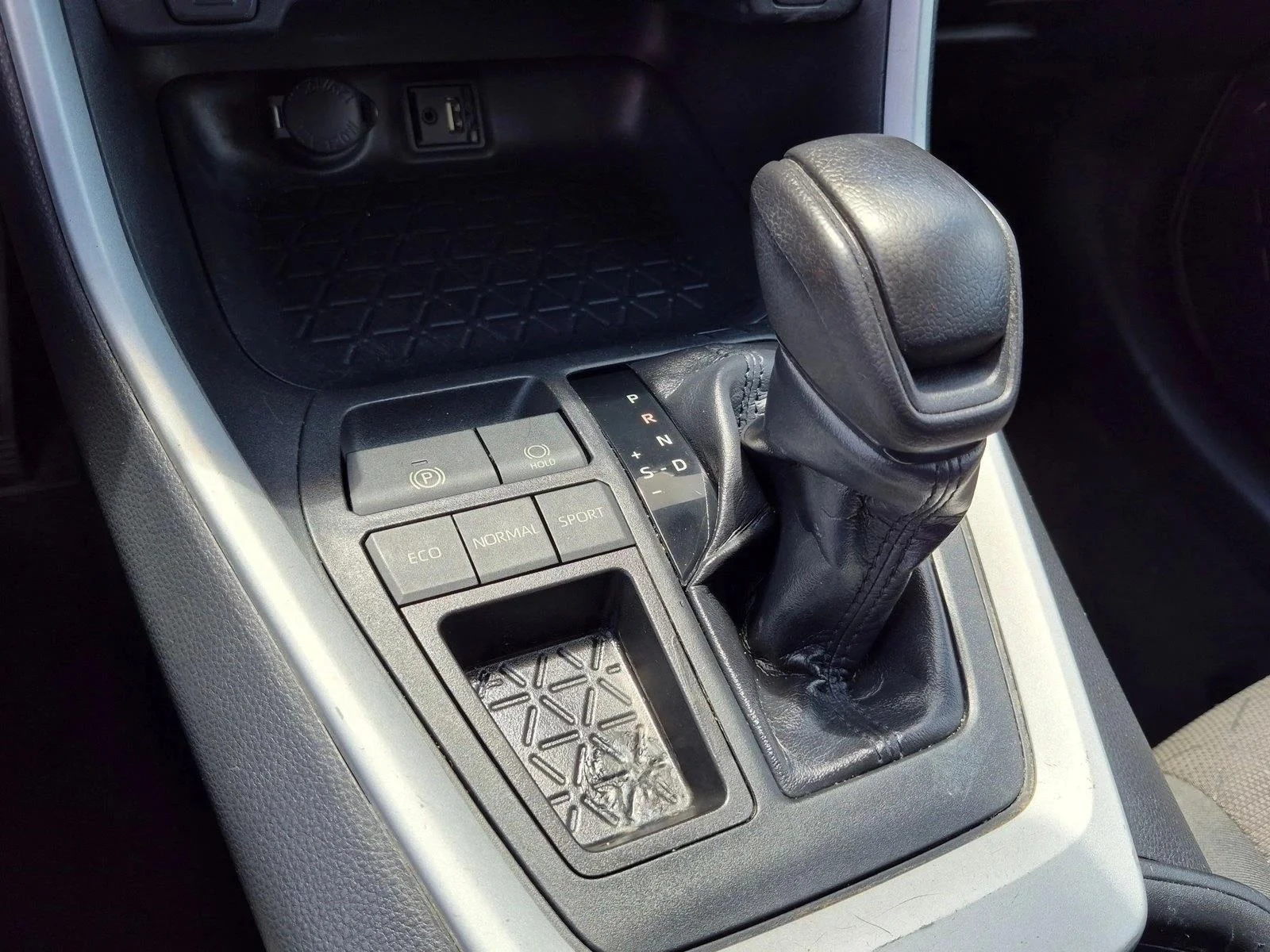 Used 2019 Silver Sky Metallic Toyota XLE image 11
