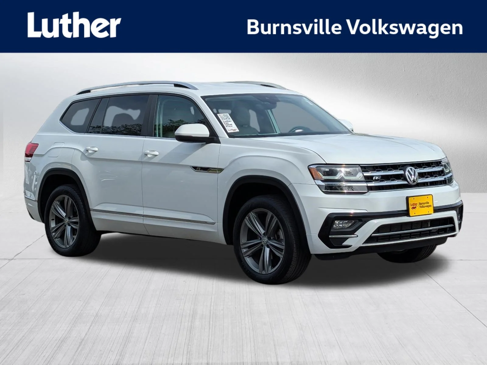 Used 2018 Pure White Volkswagen 3.6L V6 SE w/Technology image 1