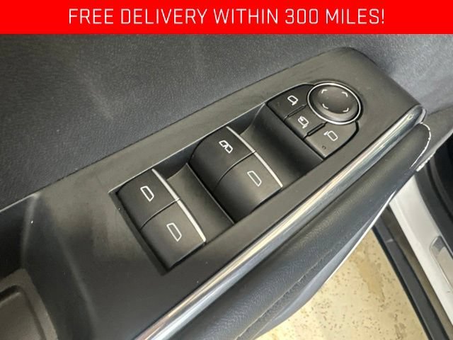 Certified Used 2025 White Frost Tricoat GMC Denali image 4