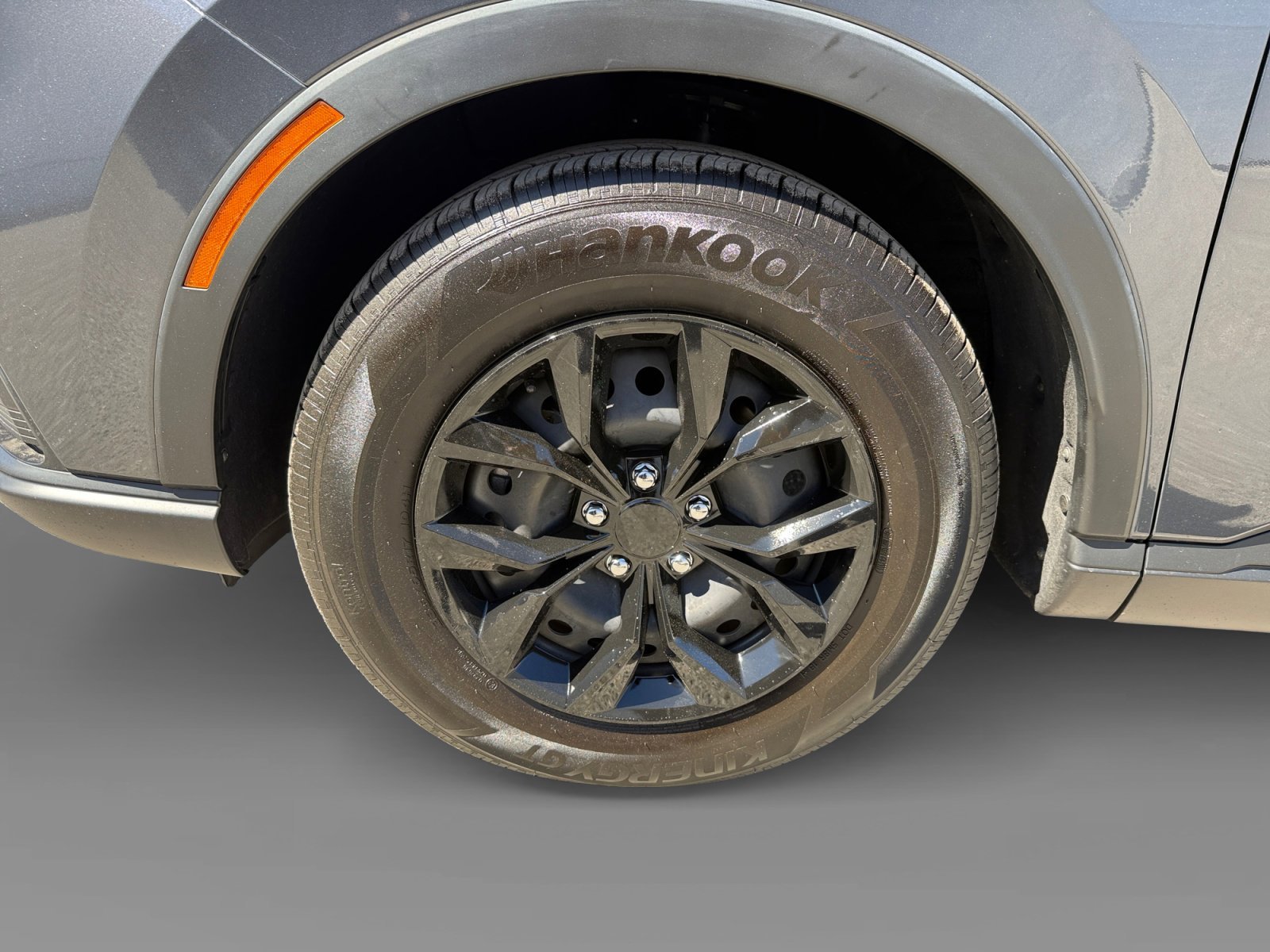 Used 2025 Meteorite Gray Metallic Honda LX image 9