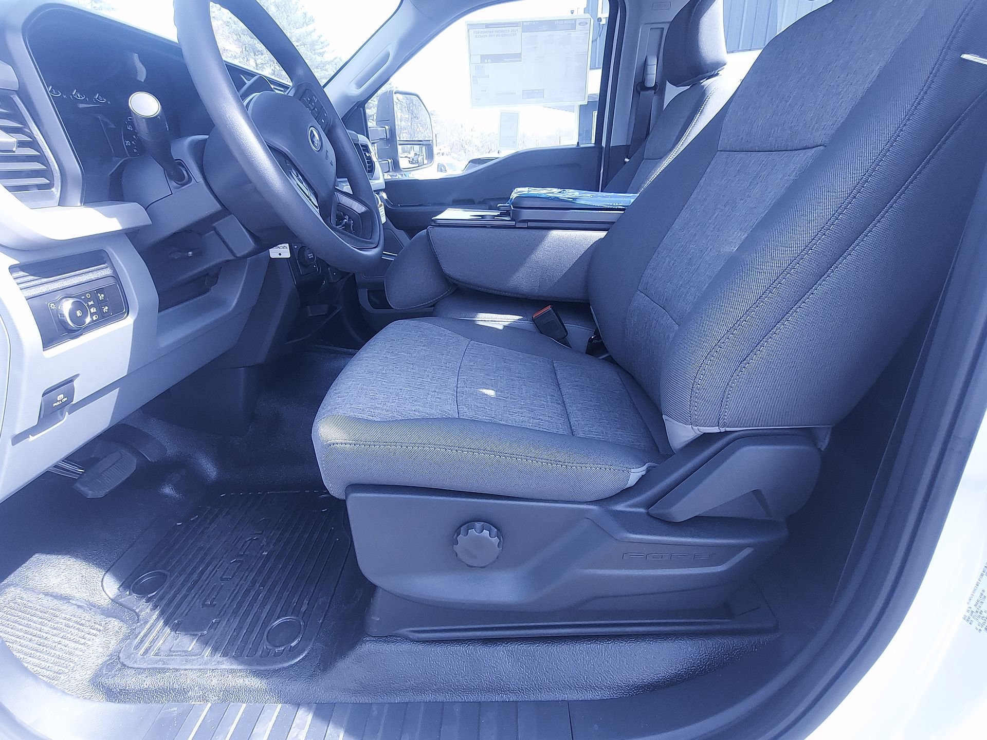 New 2026 Oxford White Ford F-450® XL image 6