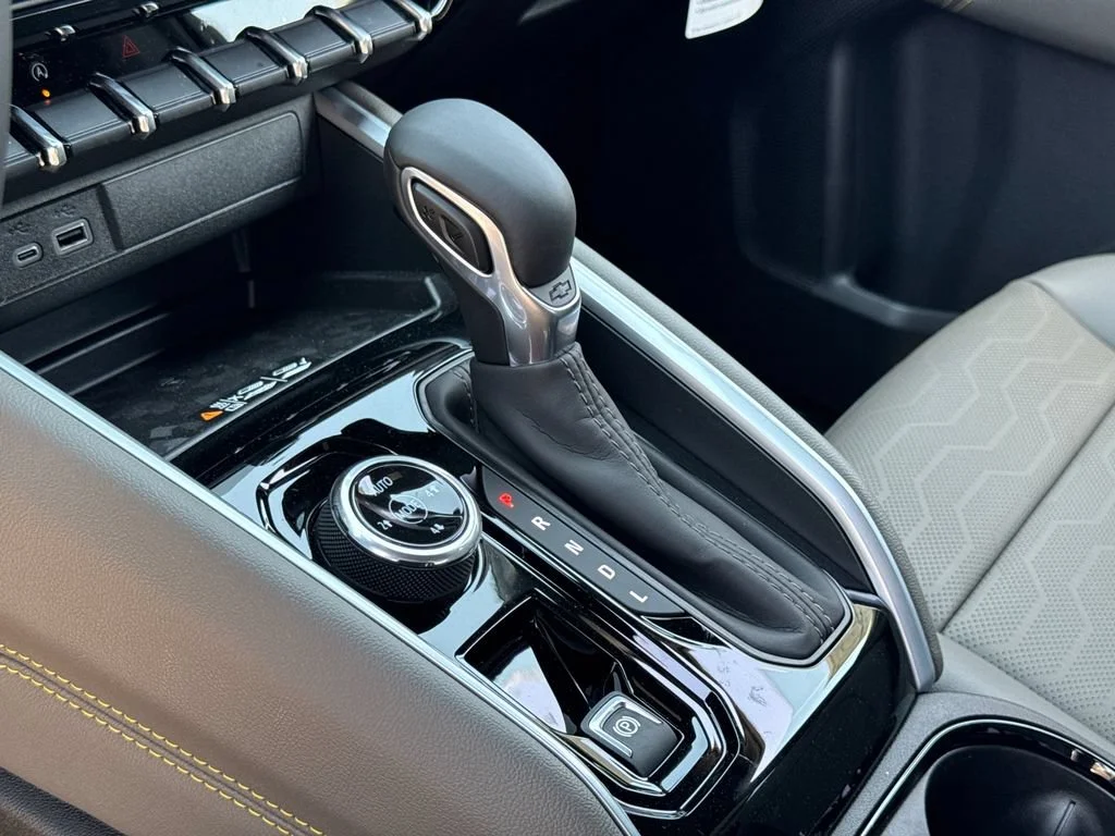 2026 Chevrolet Colorado ZR2 - Photo 16