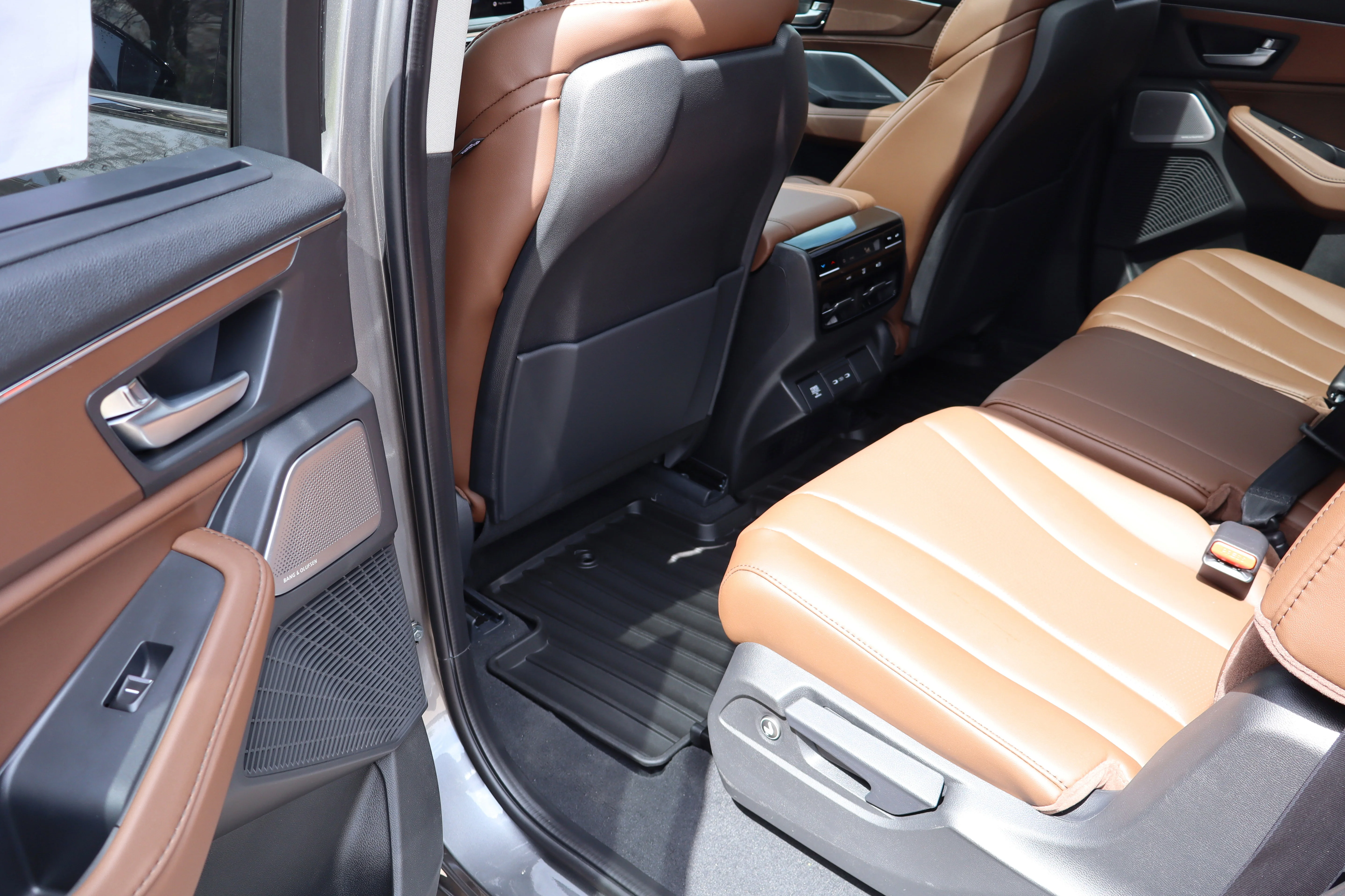 New 2026 Liquid Carbon Metallic Acura w/Technology Package image 26
