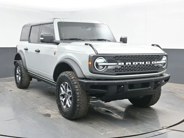 Used 2024 Green Ford Badlands image 1