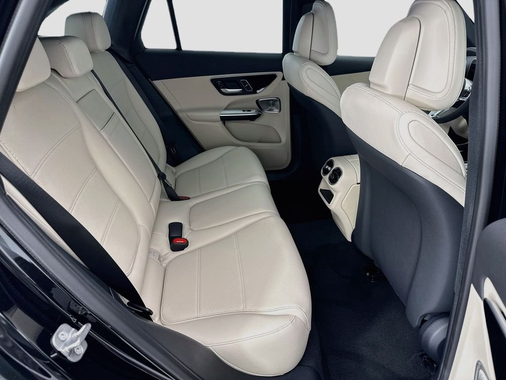 New 2027 Obsidian Black Metallic Mercedes-Benz GLC 300 image 21