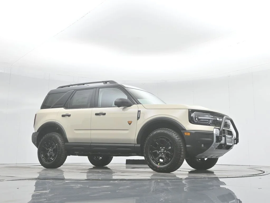 New 2025 Desert Sand Ford Badlands image 3