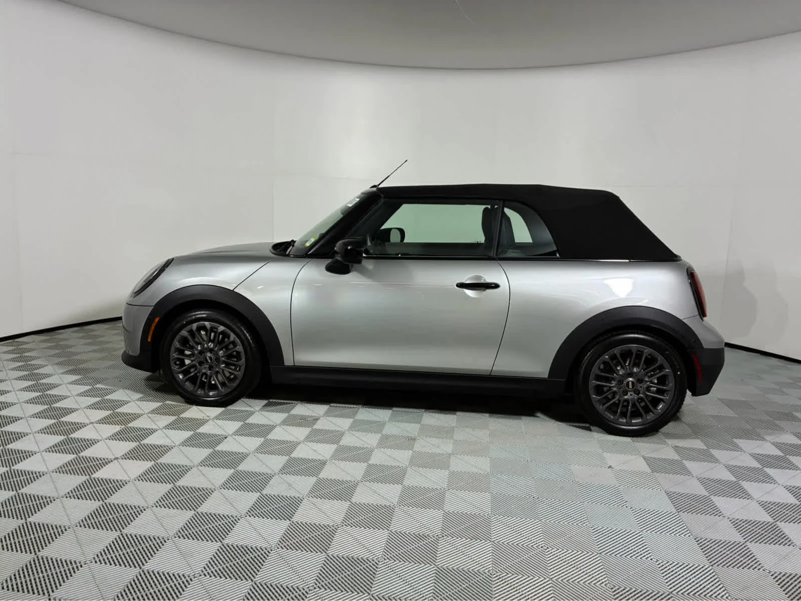 2026 MINI Convertible S - Photo 14