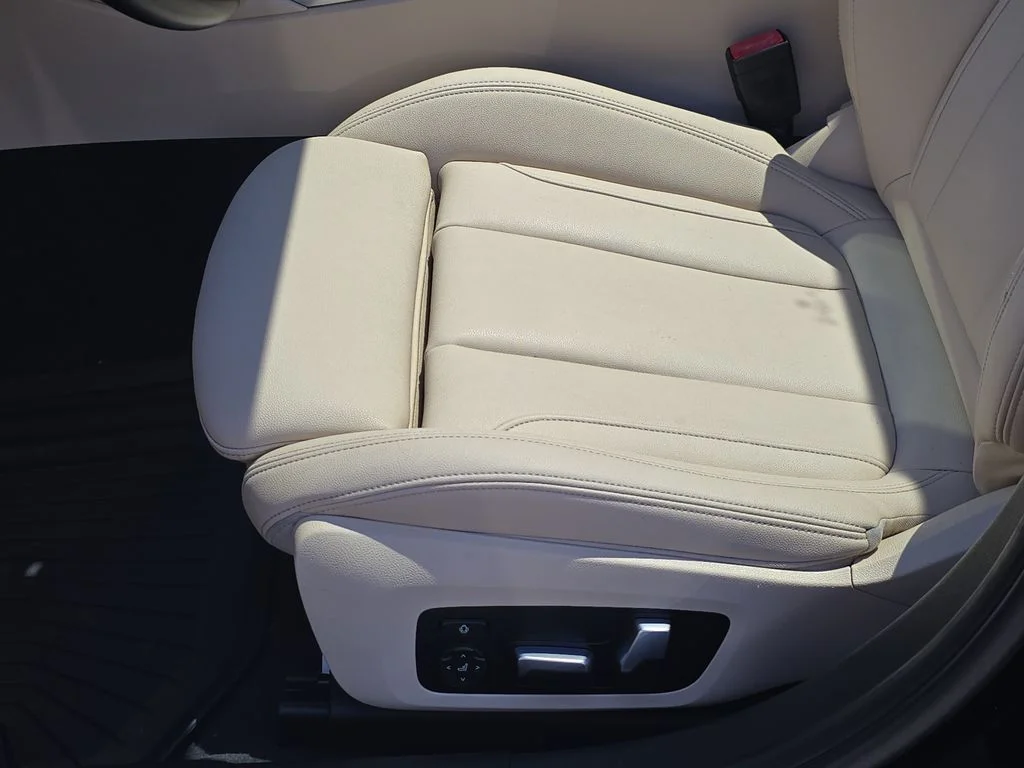 Used 2020 Black BMW 330i image 32