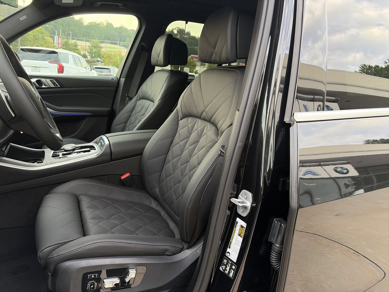Used 2026 Black Sapphire Metallic BMW xDrive40i image 14