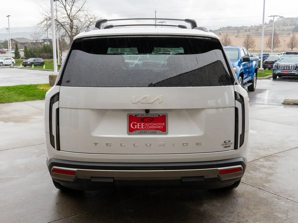 New 2027 Glacial White Pearl Kia S image 6